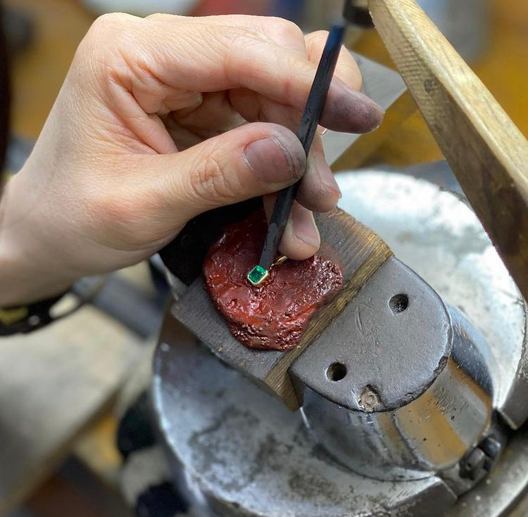 エメラルドチャーム