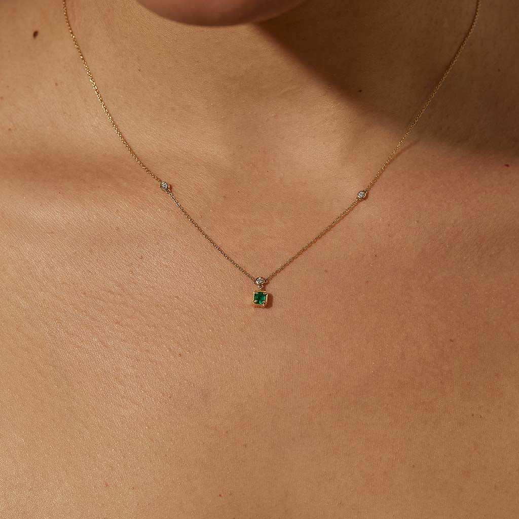【WEB限定】クラシックエメラルドネックレス